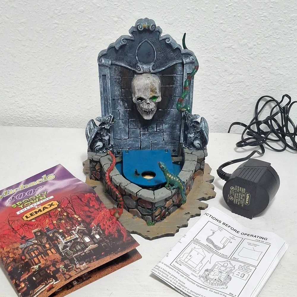 Lemax Spooky Town Gothic Skull Water Fountain with LED Lights Water And Mist - Picture 8 of 10